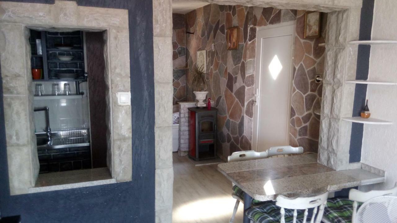Apartmani Mira セニ エクステリア 写真